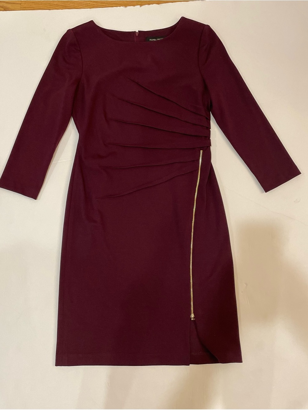 Ivanka Trump Dress Size 6 Burgundy Wine Pleated Sheath Gold Zipper 3/4 Sleeve
